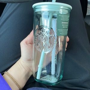 Starbucks recycle material 2023